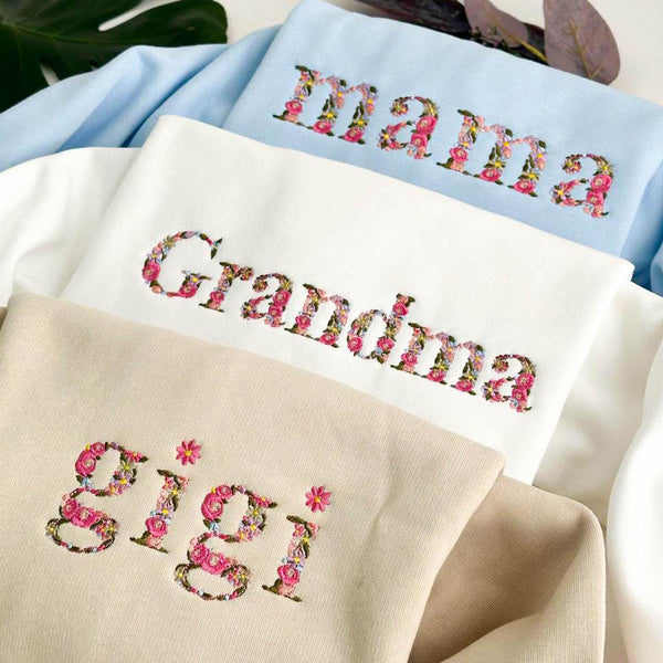 Floral Grandma T-Shirt, Aesthetic Embroidered Gigi Tee, Personalized Flower Grandmother Shirt, Trendy Floral Lettering Nana Gift,Grandma Tee