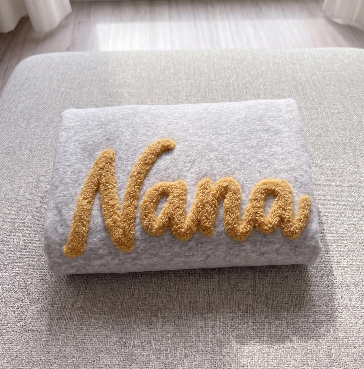 Custom Embroidered Chenille Yarn Grandma Sweatshirt, Cute Gigi Nana Nini Poppy Crewneck, Personalized Grandma Gift For Women Mom Mother